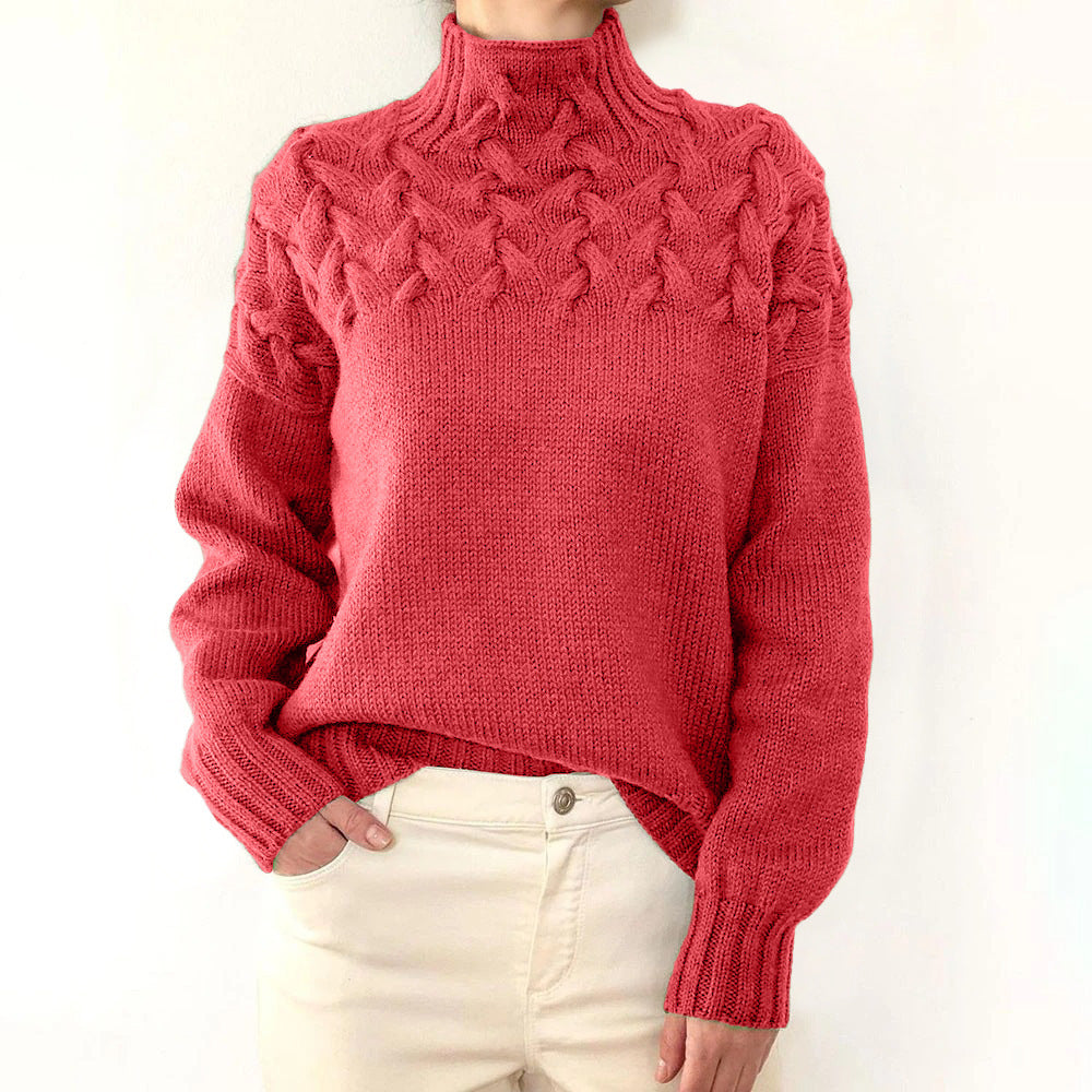 Pull roulé bleu ciel Danoir Paris Talbot, chaud et élégant, porté sur mannequin avec col roulé et manches longues.