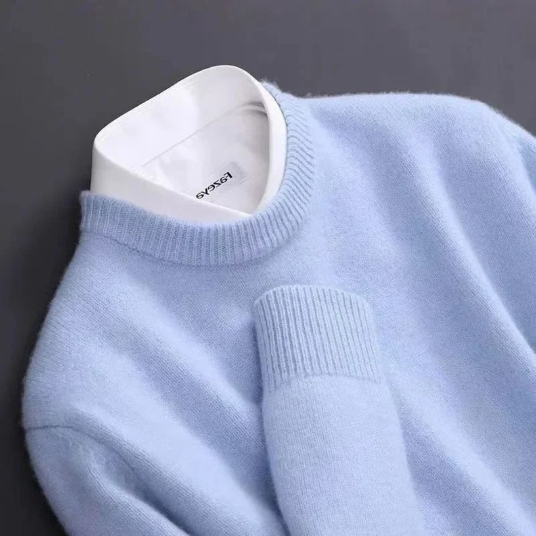 Pull en cachemire noir Eden de Danoir Paris, élégante et confortable, avec coupe sophistiquée pour un style chic.