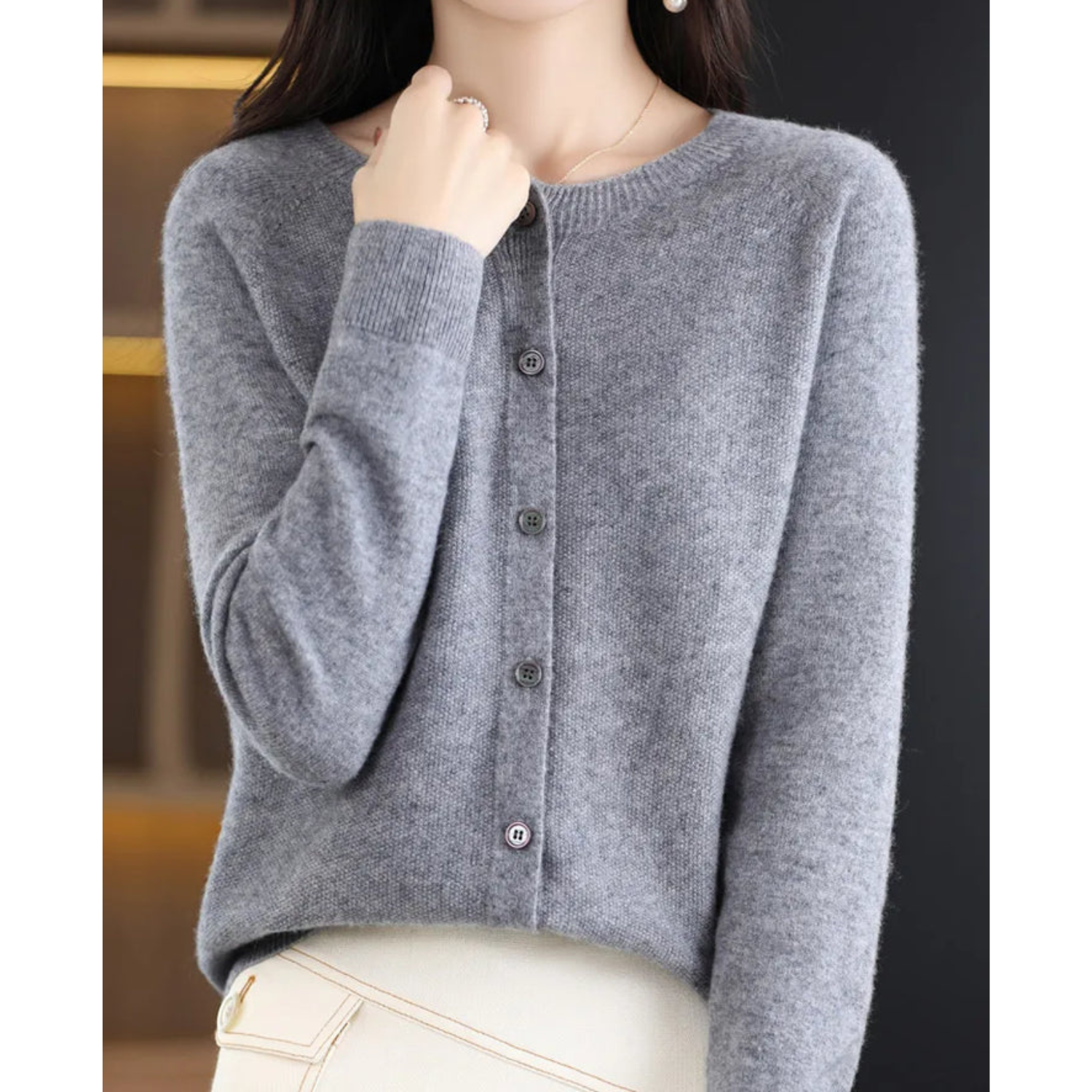 Pull Danoir Paris Esmee en laine élégante, couleur rose foncé, tissu confortable et finition sophistiquée.