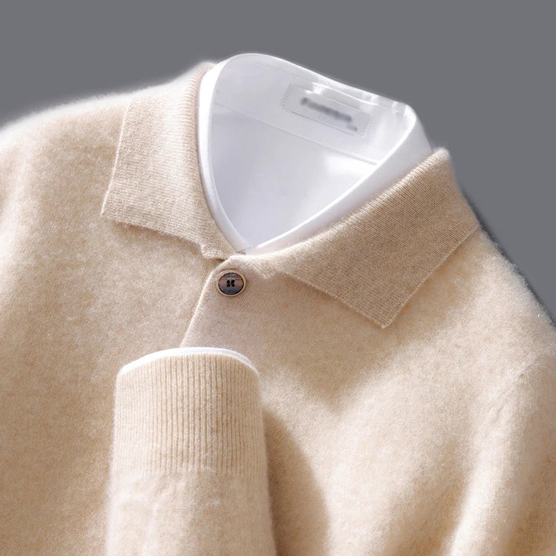 Polo en cachemire beige Belford Danoir Paris, élégant, taille S, porté sur mannequin, détail du col et texture douce.