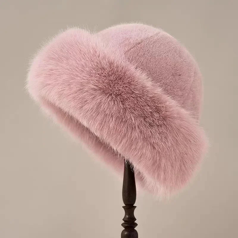 Bonnet douillet blanc Velora de Danoir Paris, style chic et confortable, en tissu doux et chaud.