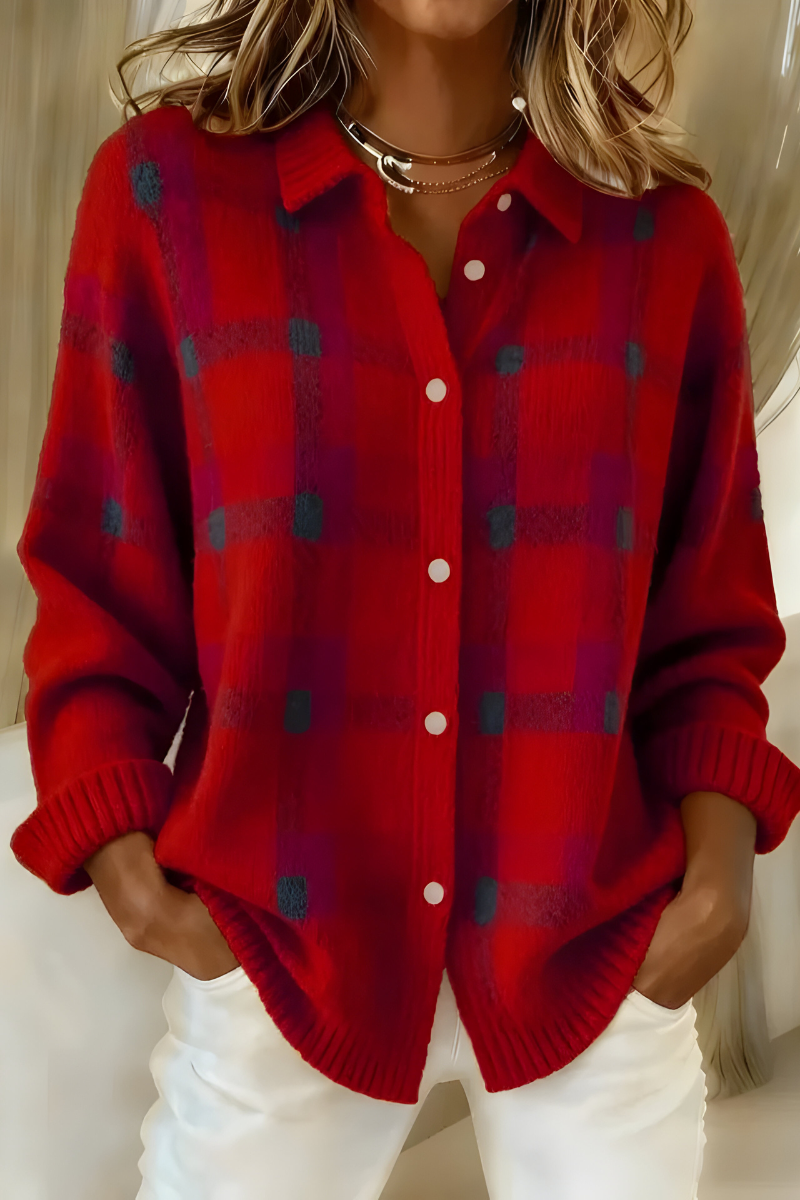 Cardigan rétro orange Danoir Paris FR1239, style confortable et tendance, porté sur un fond neutre.