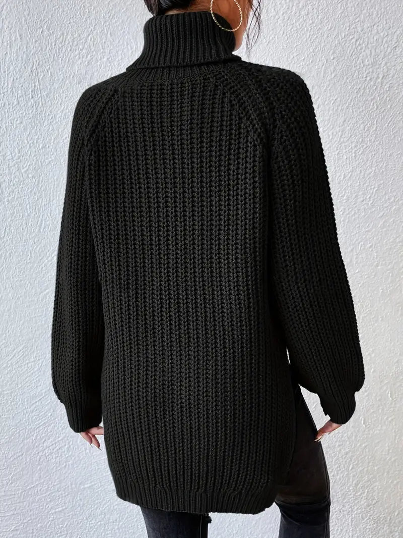 Pull roulé Danoir Paris en laine lavande verte, style luxe, manches longues et coupe élégante, visible en détail.