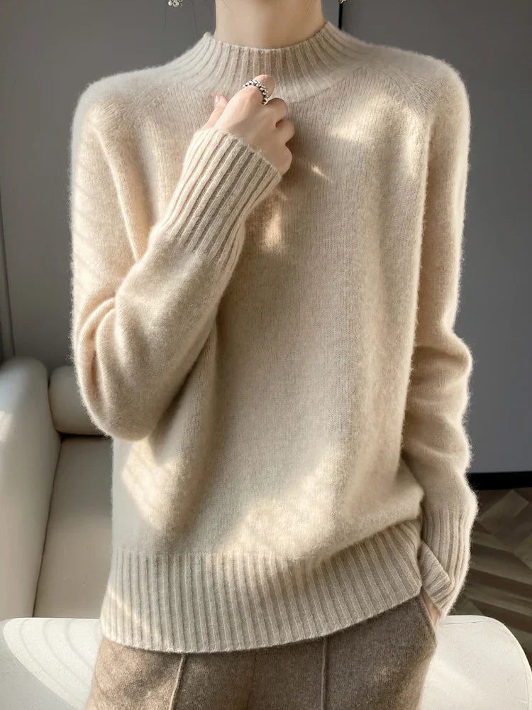 Pull en cachemire beige Danoir Paris Veyona, élégant, coupe classique et finition raffinée, parfait pour un style sophistiqué.