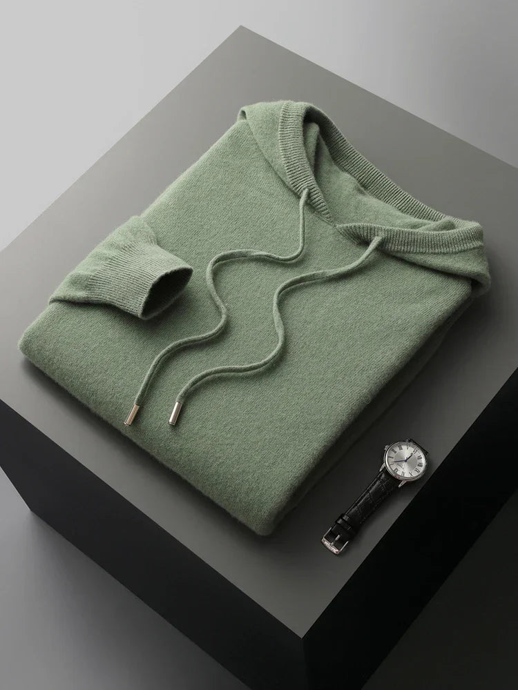 Pull en cachemire Danoir Paris Kensington Luxe Décontracté, couleur camel, détail du tissu et coupe élégante.