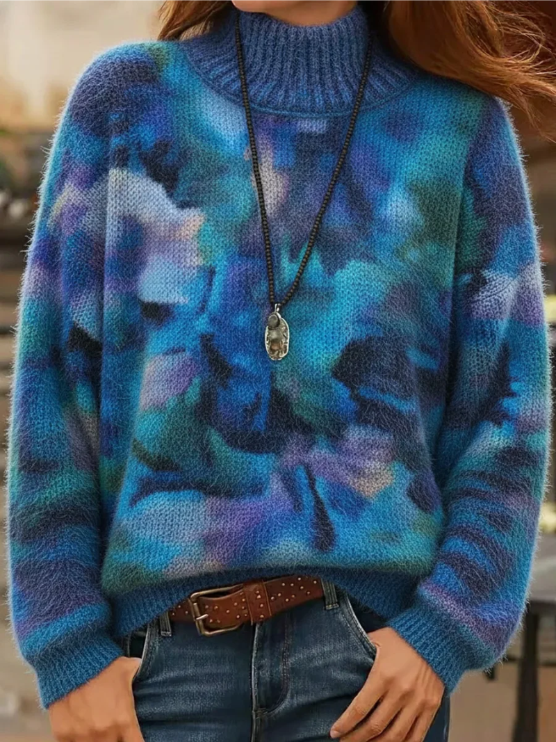 Pull aérien Danoir Paris Elena FR1319 en bleu, confortable, léger et décontracté, porté sur un mannequin.