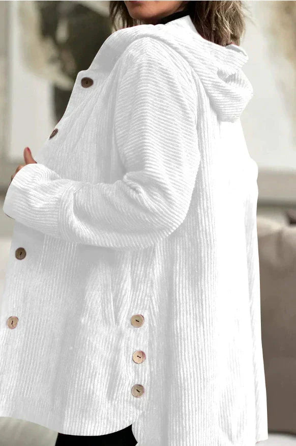 Veste douillette élégante Cordia de Danoir Paris en rouge, coupe classique et matière chaude, idéale pour l'hiver.