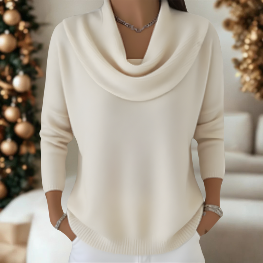 Pull Velours blanc Fiorella de Danoir Paris, style élégant, présenté sur un mannequin avec détails raffinés.