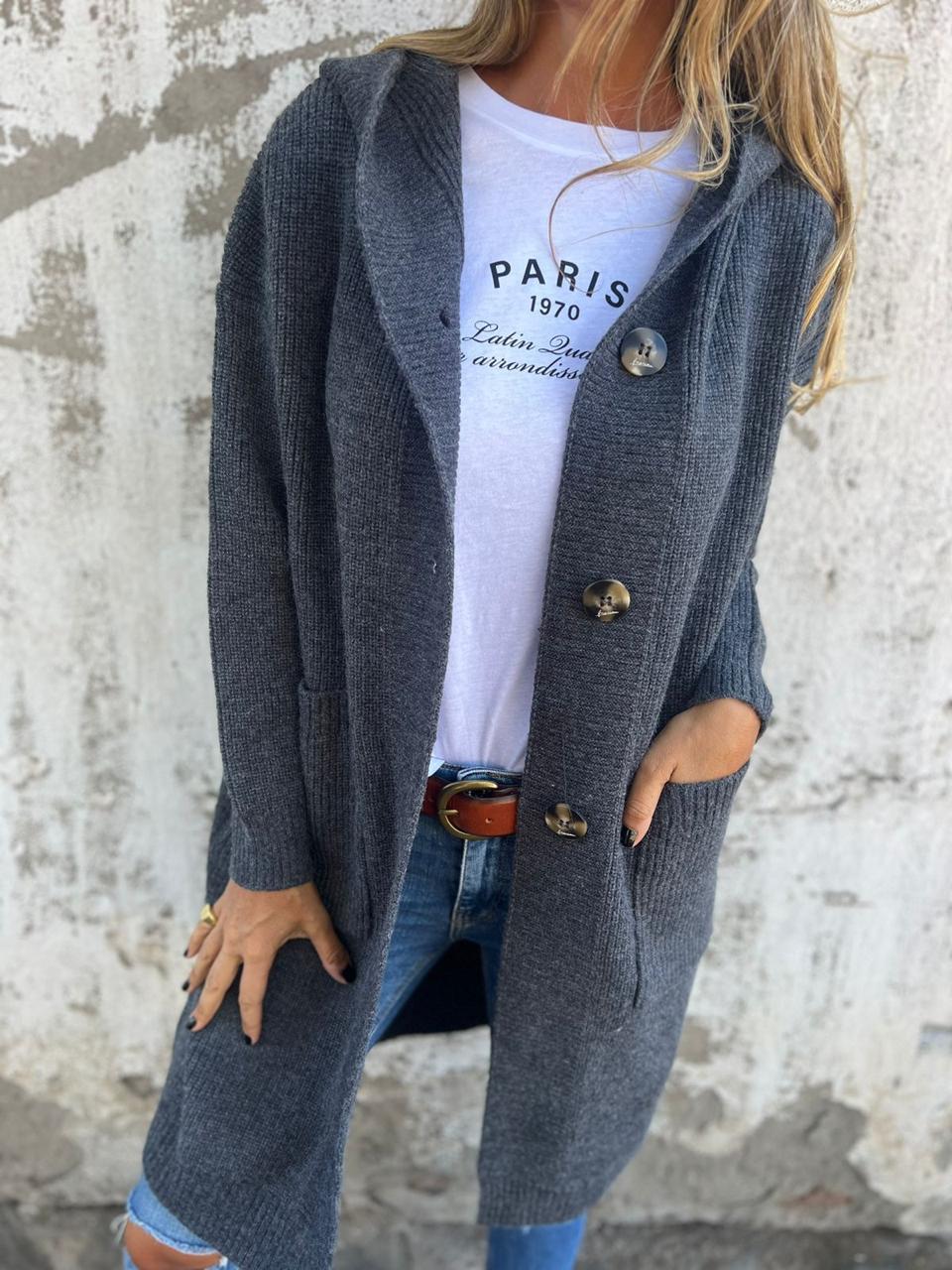 Cardigan long beige Hope de Danoir Paris, élégant et confortable, porté sur un mannequin.