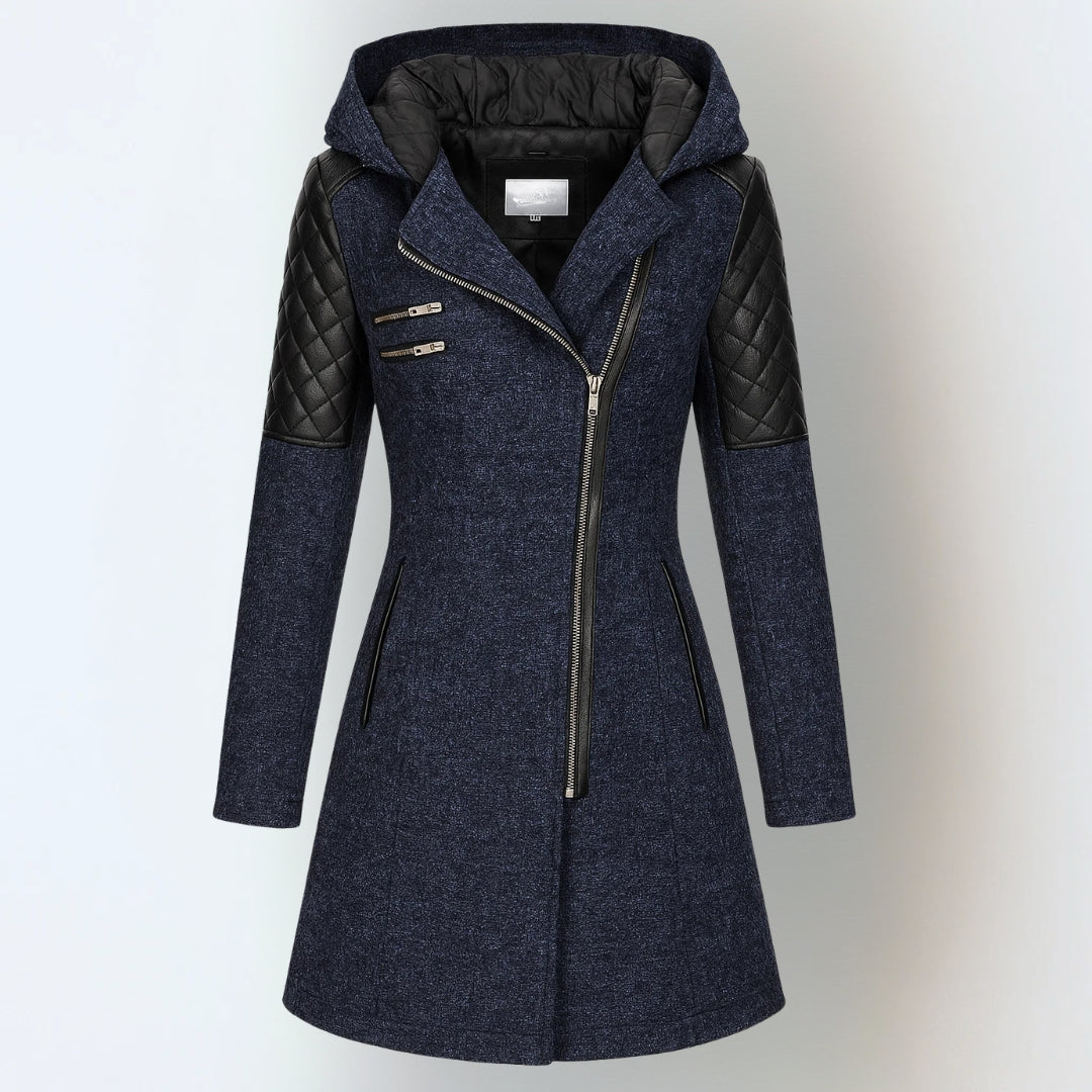 Manteau d'hiver élégant Katrin de Danoir Paris en gris clair, vu de face, avec col et boutons visibles.