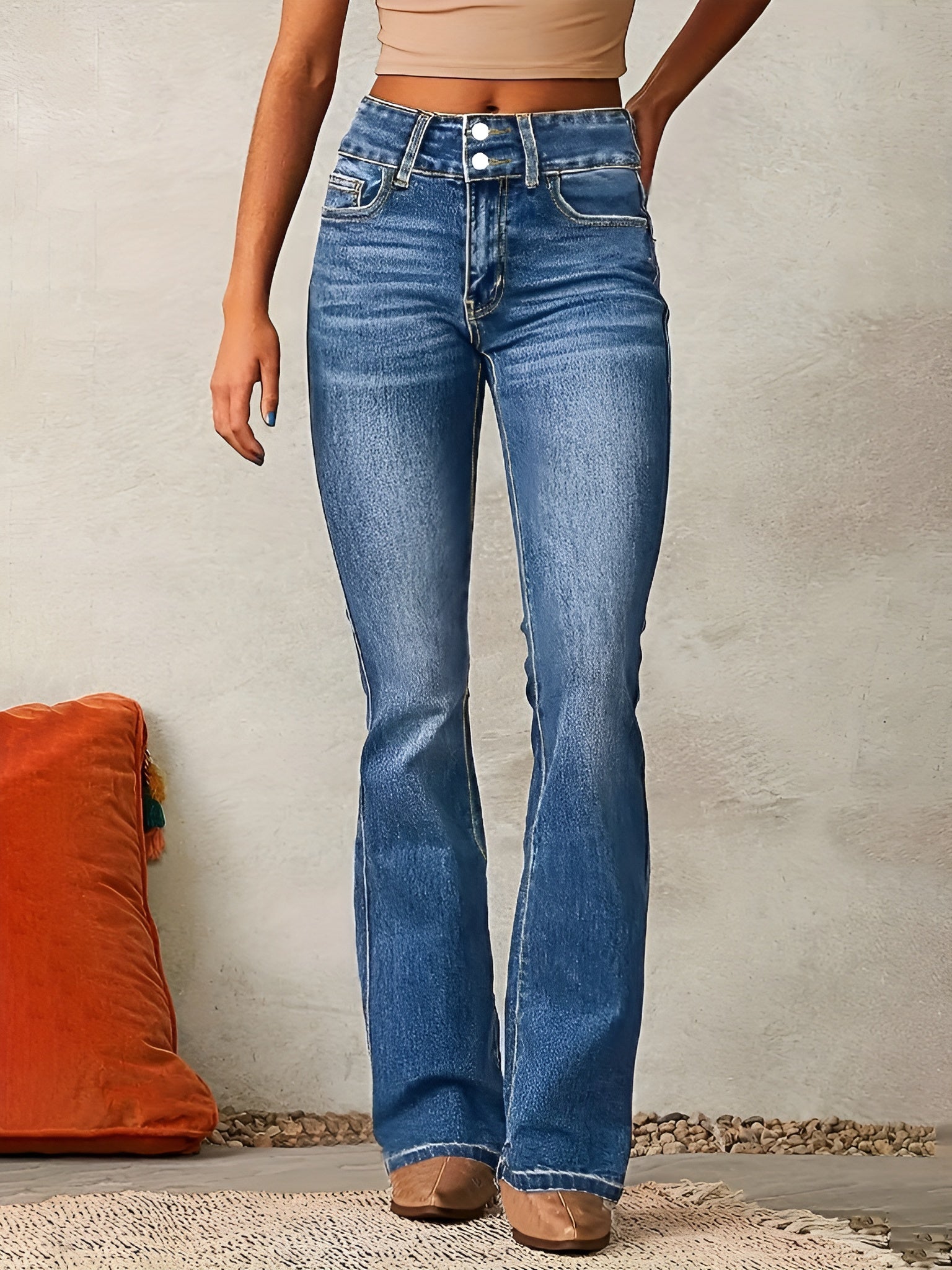 Jeans évasés Danoir Paris Alana en denim bleu clair, coupe confortable et tendance.