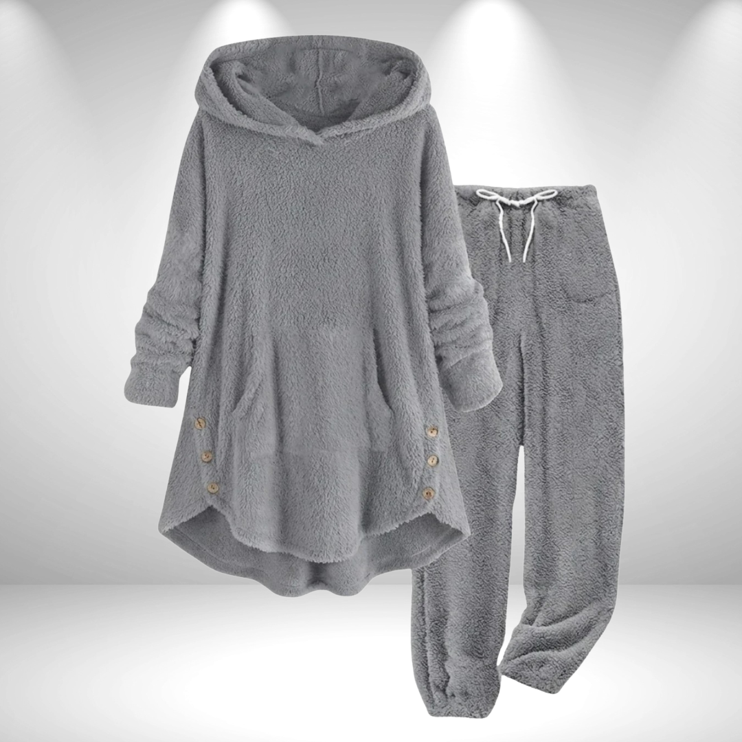 Ensemble ultra-douillet d'hiver Cressy de Danoir Paris, veste et pantalon rouge vin, tissu chaud et confortable, pour femmes.
