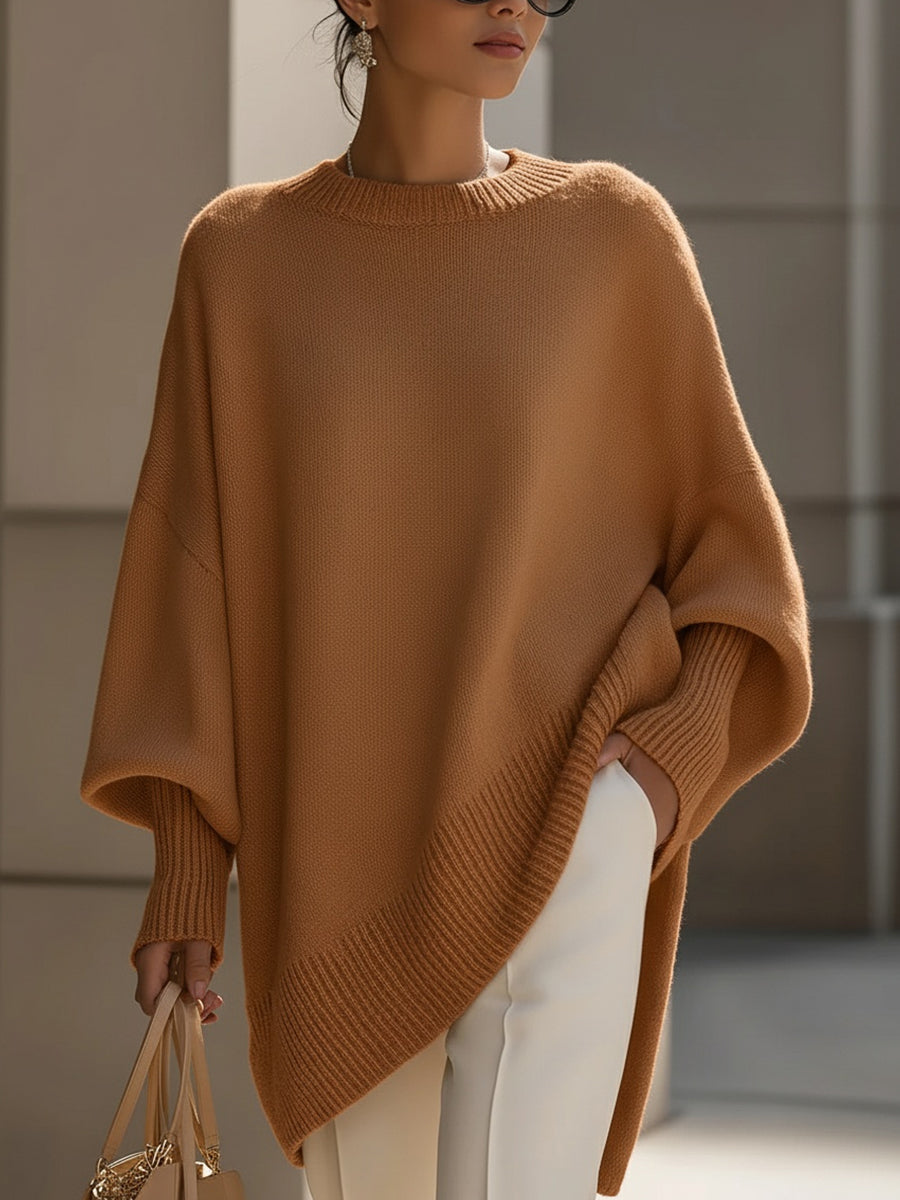 Pull beige Claudia de Danoir Paris, élégant et polyvalent, en coton doux, porté en style décontracté ou chic.