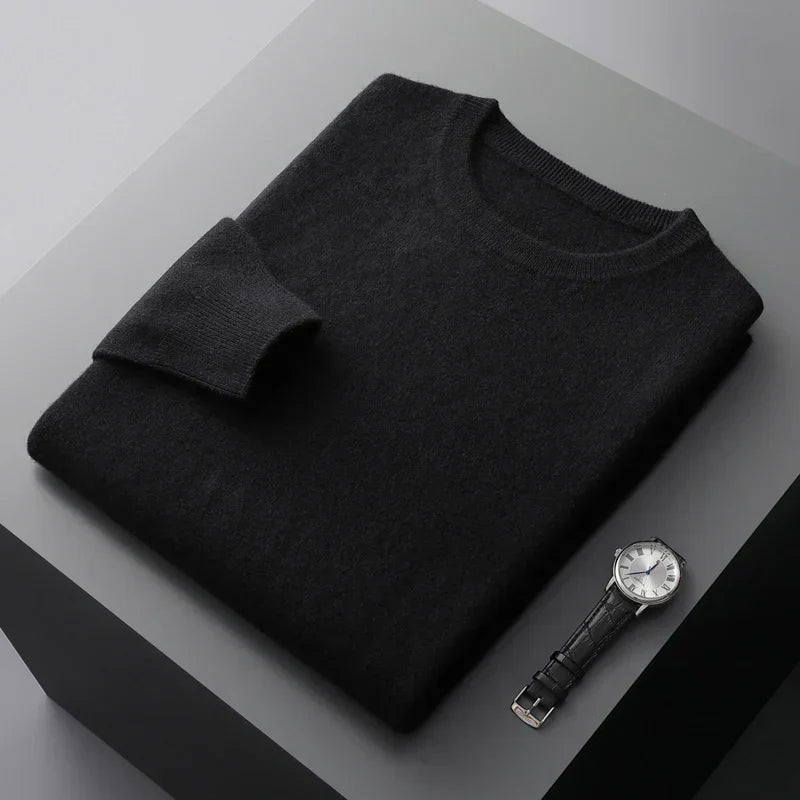 Pull en cachemire noir Danoir Paris Piero, élégant et confortable, avec un design classique et finition soignée.