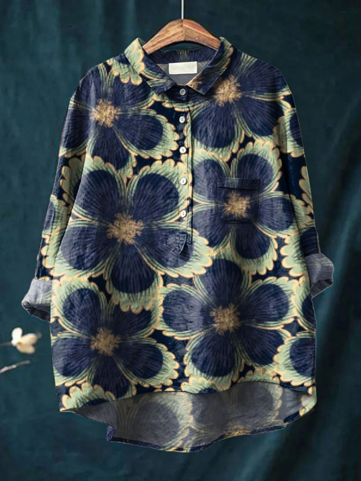 Chemise légère et élégante Jessica de Danoir Paris, motif multicolore, pour femme, vue de face.