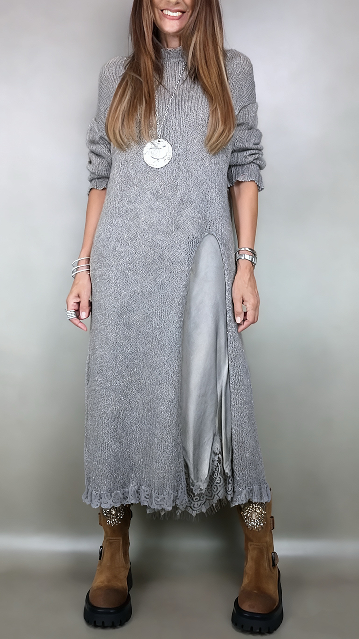 Robe maxi élégante Danoir Paris Anarise, noir, taille XS, en tissu fluide et sophistiqué, portée pour une allure raffinée.