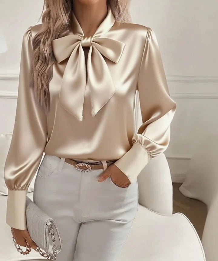 Blouse satinée blanche Nariyah de Danoir Paris, élégante et fluide, vue de face sur fond blanc.