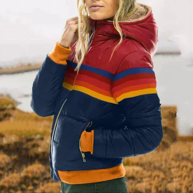 Doudoune élégante et confortable Leah de Danoir Paris, bleu foncé, vue de face, taille XS.