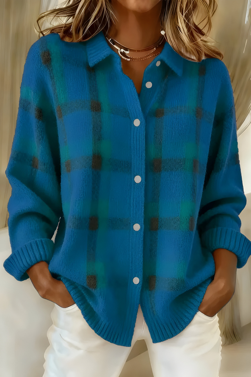 Cardigan à carreaux chic Theresa de Danoir Paris, multicolore rouge, en tissu léger, porté sur un mannequin.
