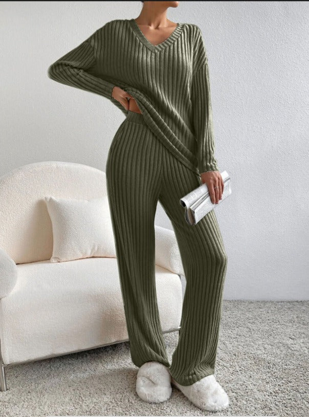 Ensemble décontracté beige dublé par Danoir Paris, modèle Arabella, porté en taille XS, look élégant et confortable.