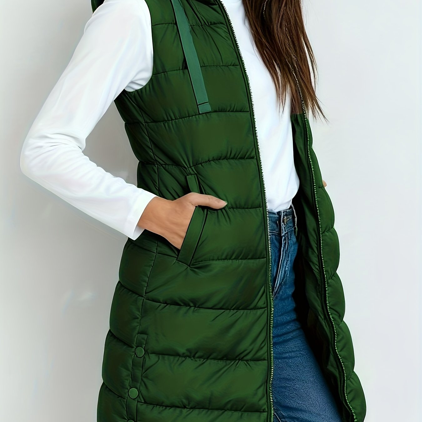 Veste à capuche chic Danoir Paris Emelia FR1574 sombre, style élégant et moderne, vue de face avec détails de la capuche