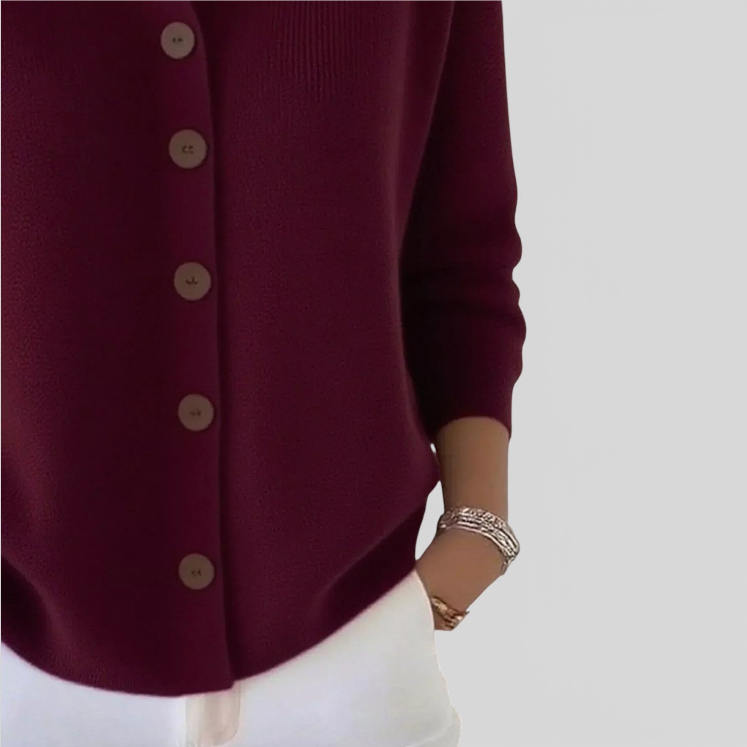 Blouse sophistiquée Danoir Paris Merry en gris et blanc, style élégant, manches longues, tissu léger et fluide.