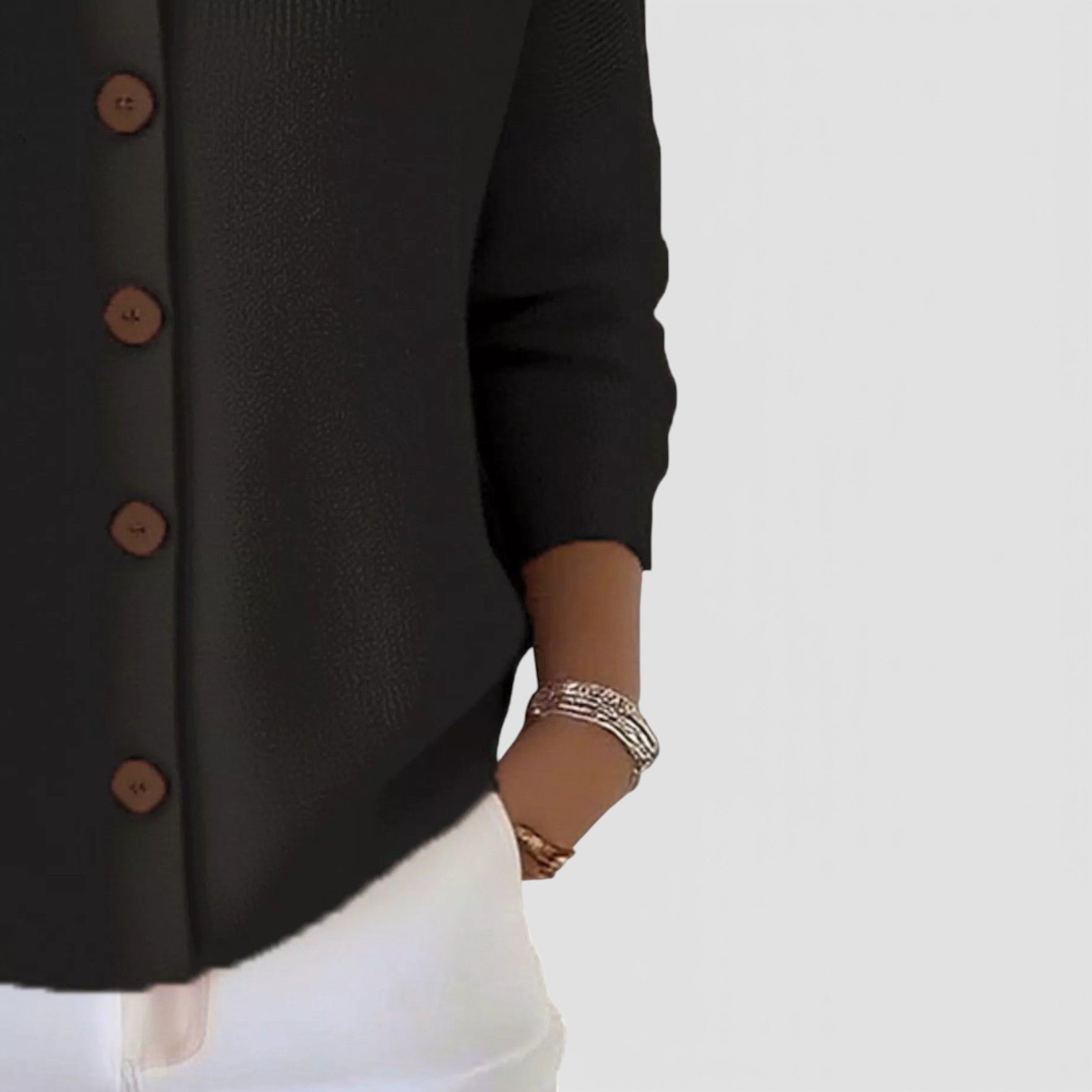 Blouse élégante Danoir Paris Merry en gris et blanc, style sophistiqué et chic, vue de face.