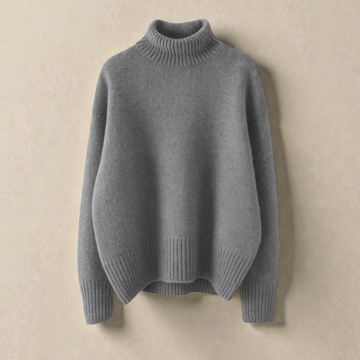 Pull chic et confortable Danoir Paris INES en marron, porté de face, détails du tissu et coupe élégante visibles.
