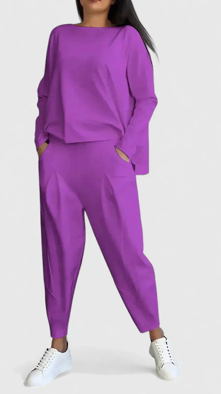 Ensemble décontracté Cassandra de Danoir Paris, blanc, avec veste et pantalon chic, idéal pour un style élégant et confortable.