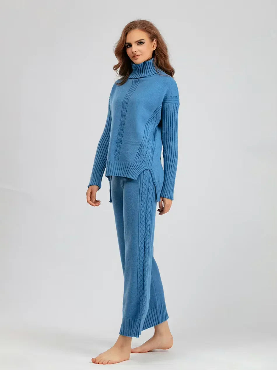 Ensemble tricoté chic Vianna de Danoir Paris en rose, composé d'un haut et d'un pantalon élégants pour femme.