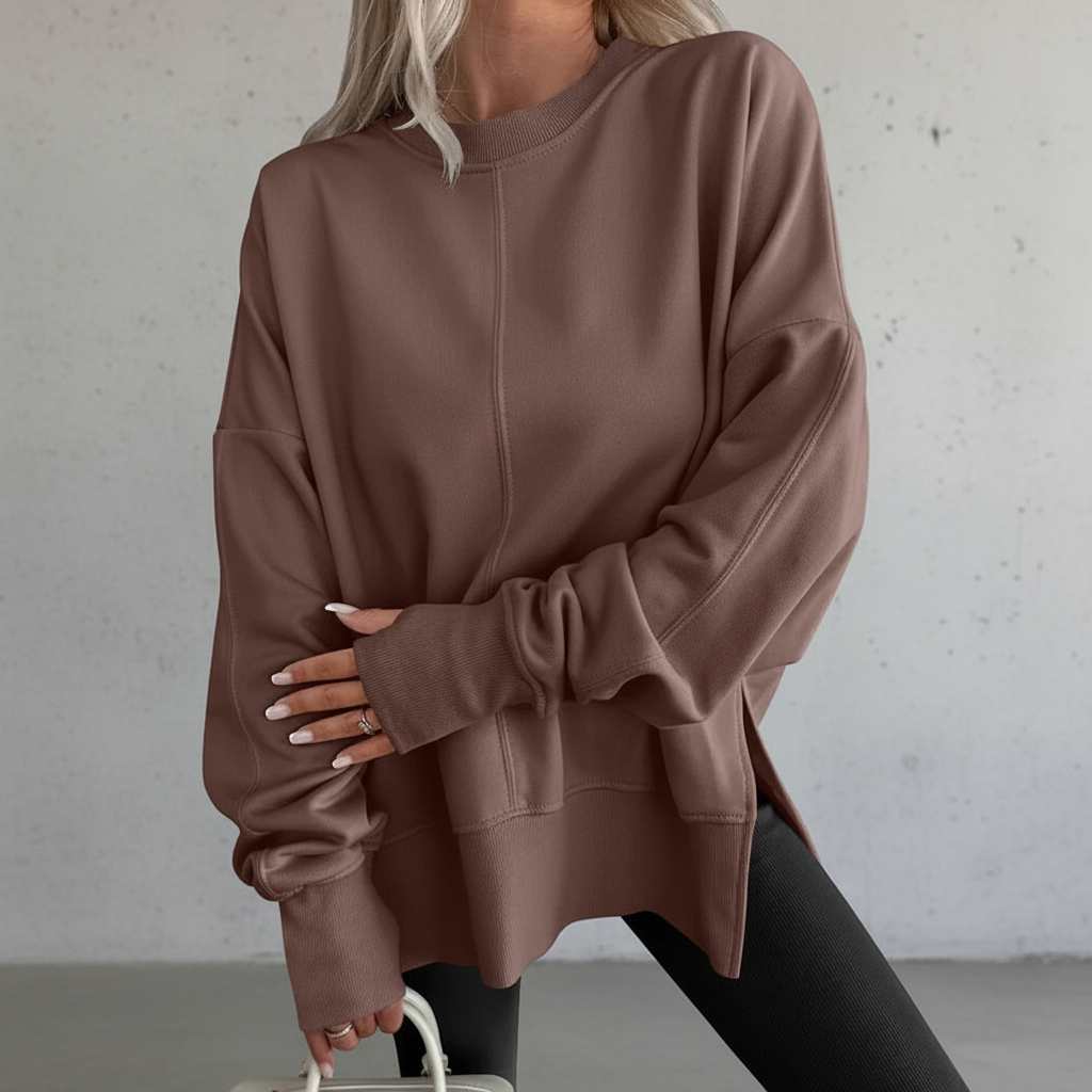 Sweatshirt oversize Danoir Paris AlpenNord, confortablen en tissu doux, détail de la coupe ample et coloris neutre visible sur l'image.