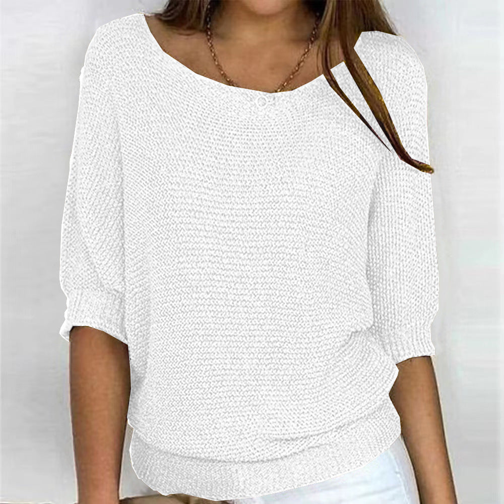 Pull élégant beige Linda Danoir Paris FR782, confortable et chic, porté sur mannequin avec col rond et manches longues.
