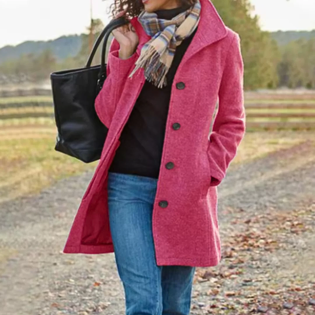Veste classique élégante Leila de Danoir Paris en kaki, style chic et intemporel, vue de face.