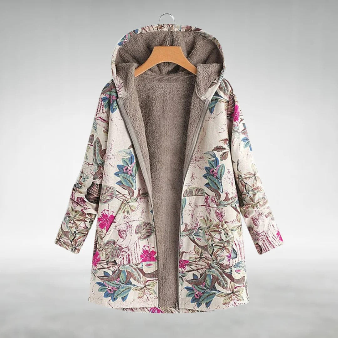 Veste en fleece gris Danoir Paris FR821 Kaysa, élégante et chaude, portée, vue de face.
