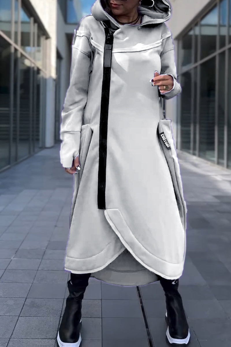 Robe à capuche décontractée Hildegard de Danoir Paris en noir, tissu confortable et style décontracté pour femme.
