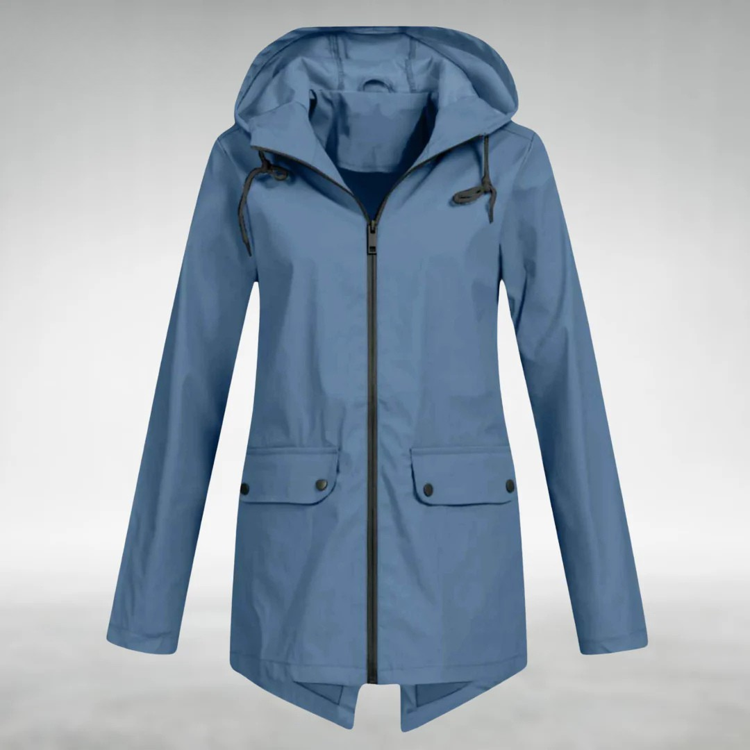 Vêtement imperméable élégant FR902 Danoir Paris en tissu bleu, porté par une personne, style sophistiqué et pratique.