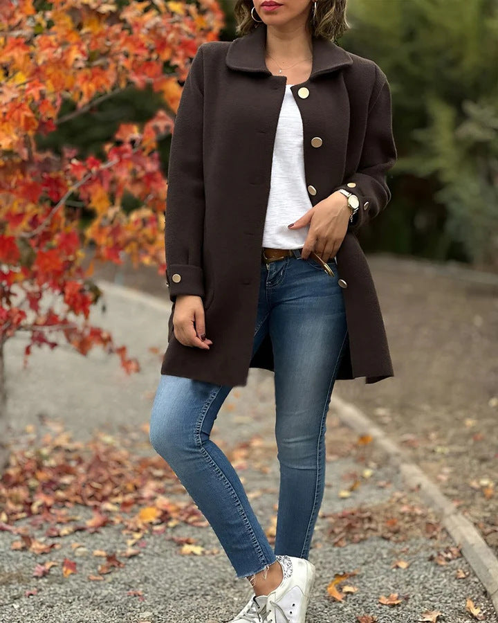 Manteau oversize élégant Danoir Paris FR915 Maelis en beige, vue de face, en tissu chaud et chic pour femme.