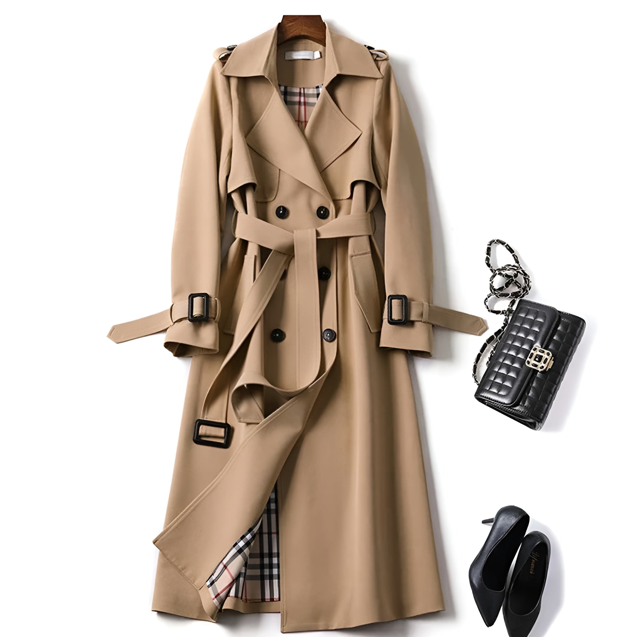 Manteau trench-coat élégant automnal Danoir Paris Helena, beige, coupe classique, porté sur un fond neutre.