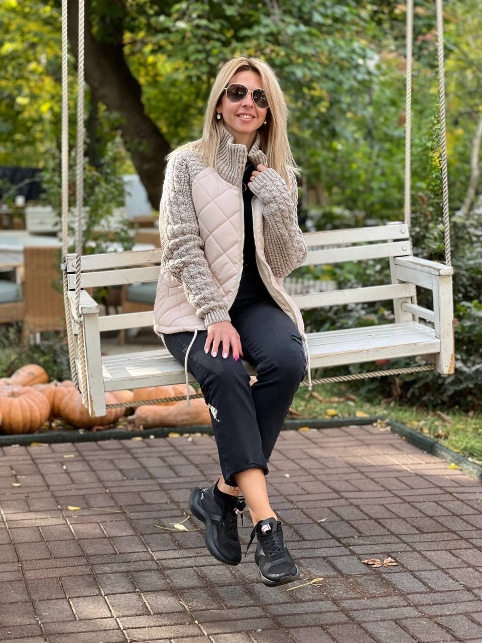 Veste matelassée élégante Danoir Paris Nora gris, veste chic pour femmes avec finition soignée et style moderne.