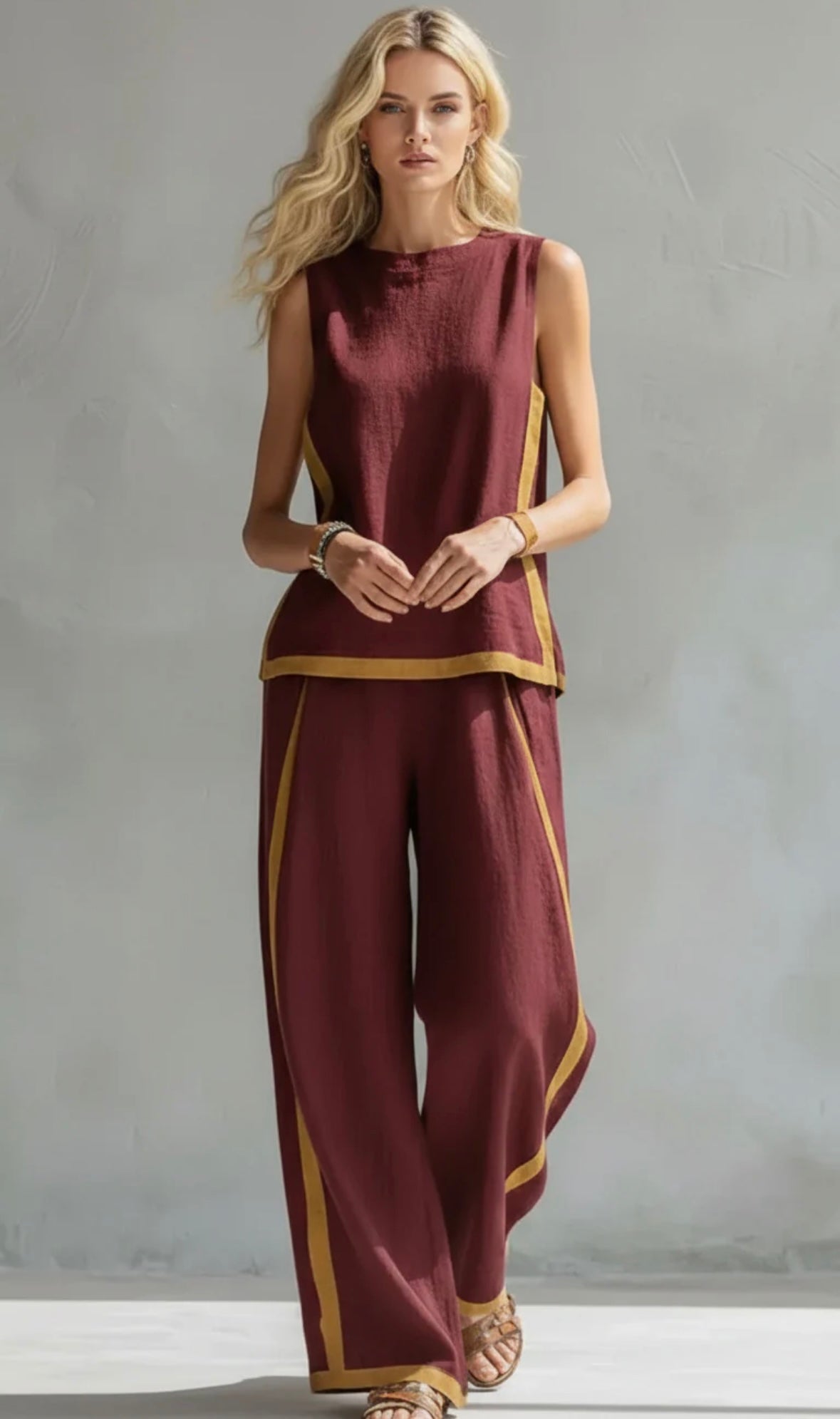 Ensemble deux pièces élégant gris Leila par Danoir Paris, vue de face, mettant en valeur le design sophistiqué et la texture du tissu.
