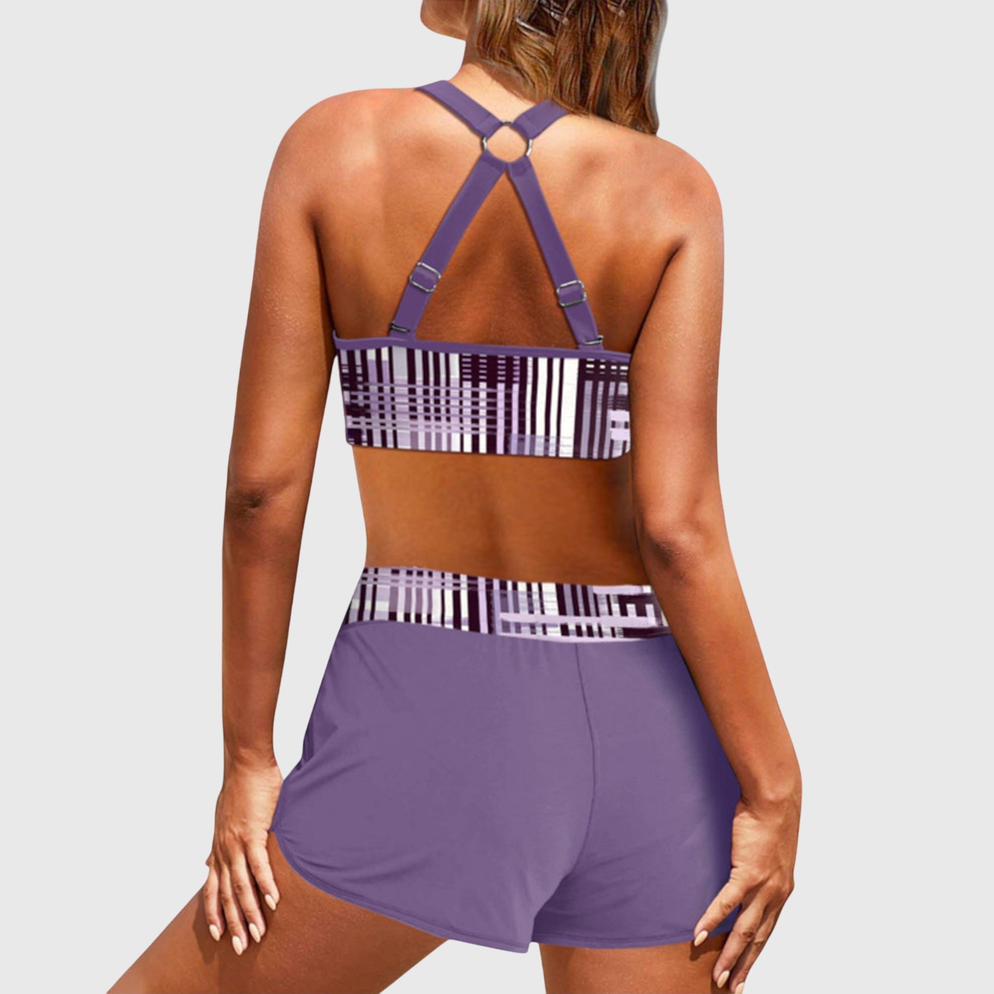 Bikini haut de gamme Danoir Paris Janelle, taille haute, à rayures ribbed vert, vue de face sur la mannequin.
