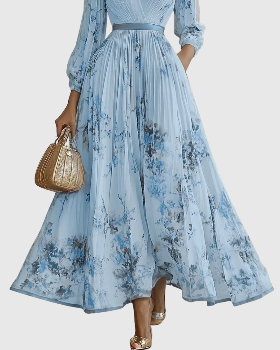 Robe longue plissée élégante Rowella de Danoir Paris en vert, vue de face sur un mannequin.