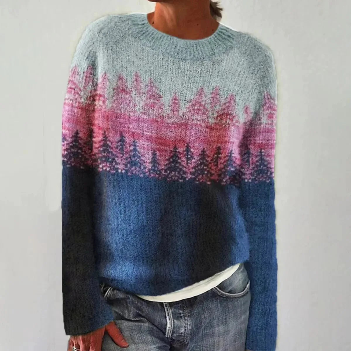 Pull vintage Danoir Paris Nina en gris avec motif arc-en-ciel, confortable et doux, porté sur un mannequin.