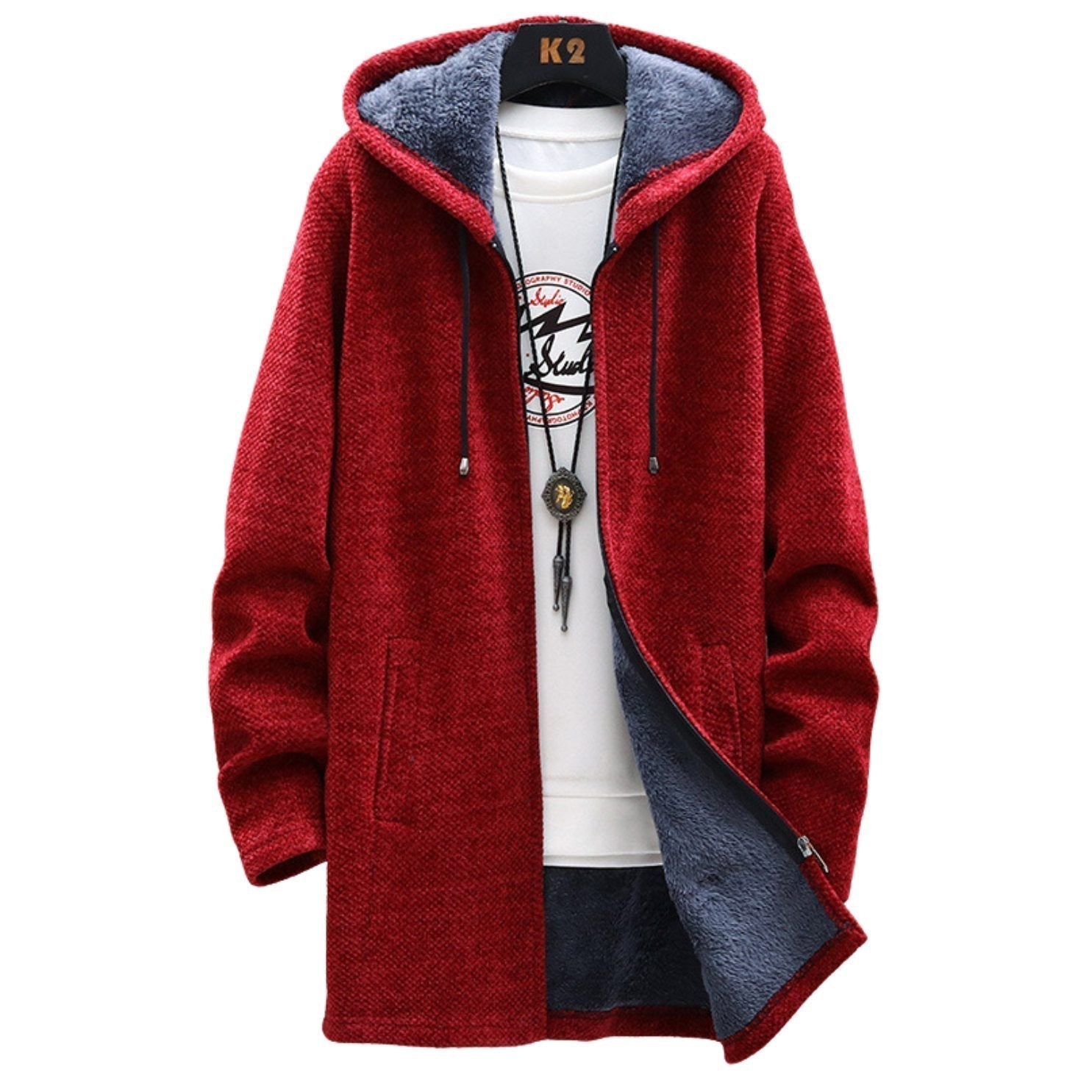 Cardigan Laura Danoir Paris gris clair, élégant et confortable, en maille douce avec boutons et col rond.