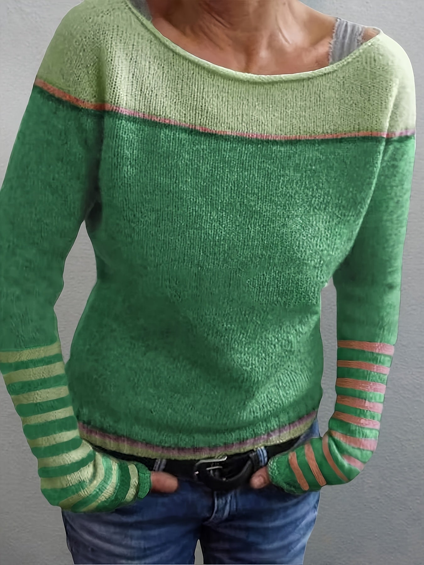 Pull rayé gris Katharina de Danoir Paris à manches longues, vue de face, en tissu doux et confortable.