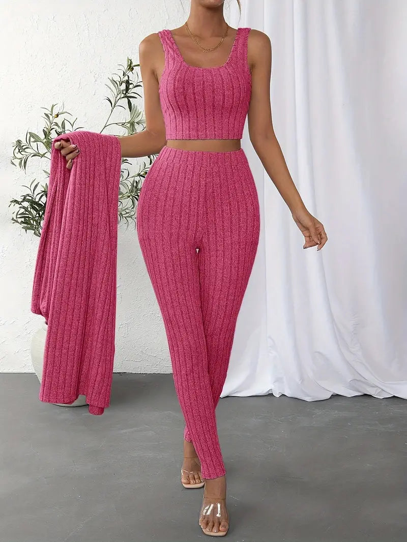 Ensemble côtelé gris Solène de Danoir Paris, comprenant un haut et un pantalon élégants, porté sur un mannequin.