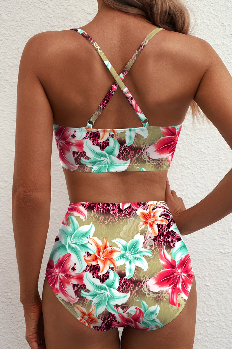 Maillot de bain bikini Danoir Paris Fenna™ avec contrôle du ventre, couleur verte, style élégant et ajusté.