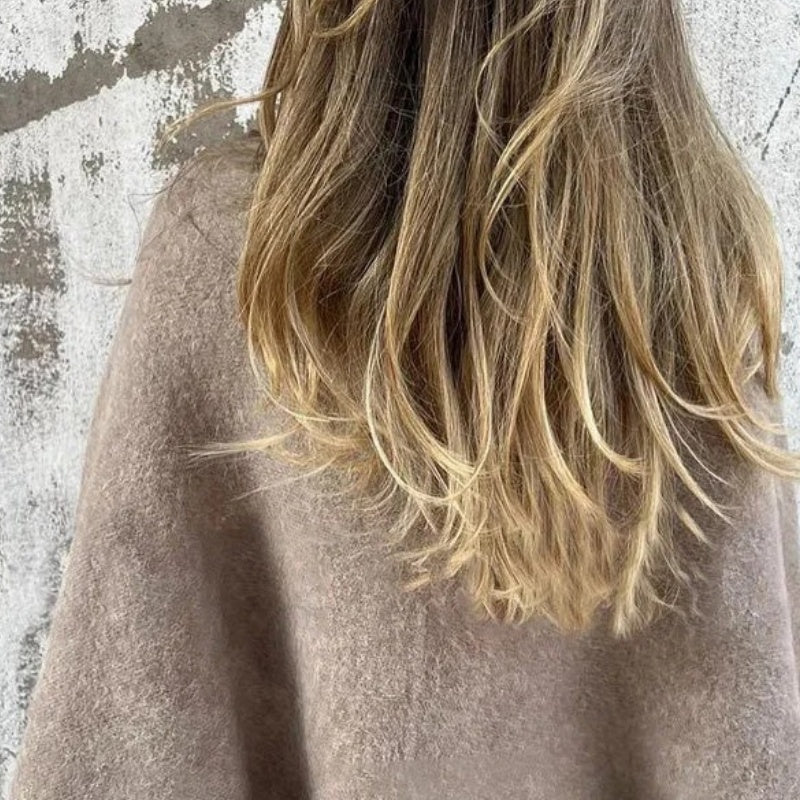 Veste courte Danoir Paris Elise kaki avec manches évasées élégantes, style chic et tendance, pour femme.