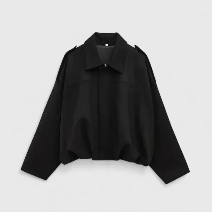 Veste confortable Danoir Paris Chrystiah en rouge, coupe ajustée, matière douce, idéale pour un look décontracté.