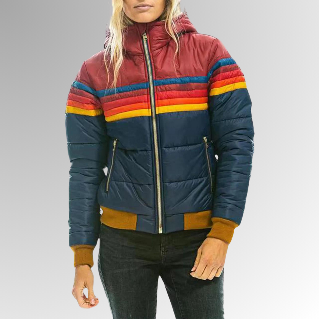 Veste de pluie imperméable Mia de Danoir Paris en bleu marine, veste légère pour femme, détails de la coupe et du tissu.